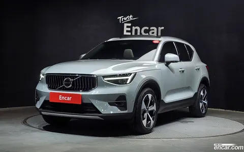 Volvo XC40 2024 купить в Москве