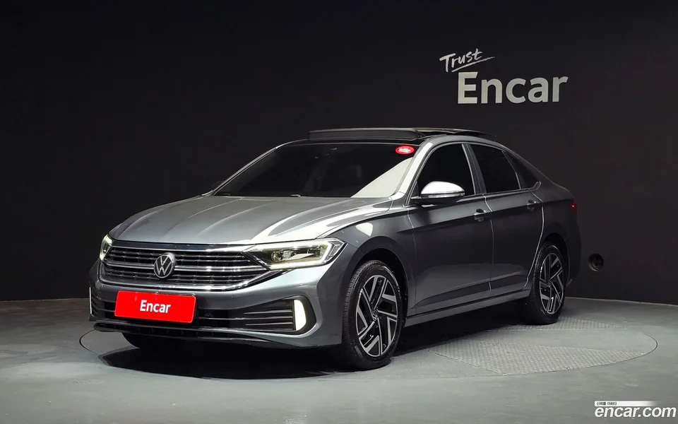 Volkswagen Jetta 1.5 TSI 2023 — фото 1, купить с доставкой в Москву