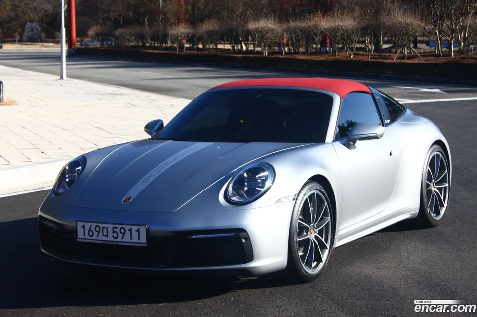 Porsche 911 (992) 4 2024 — фото 1, купить с доставкой в Москву
