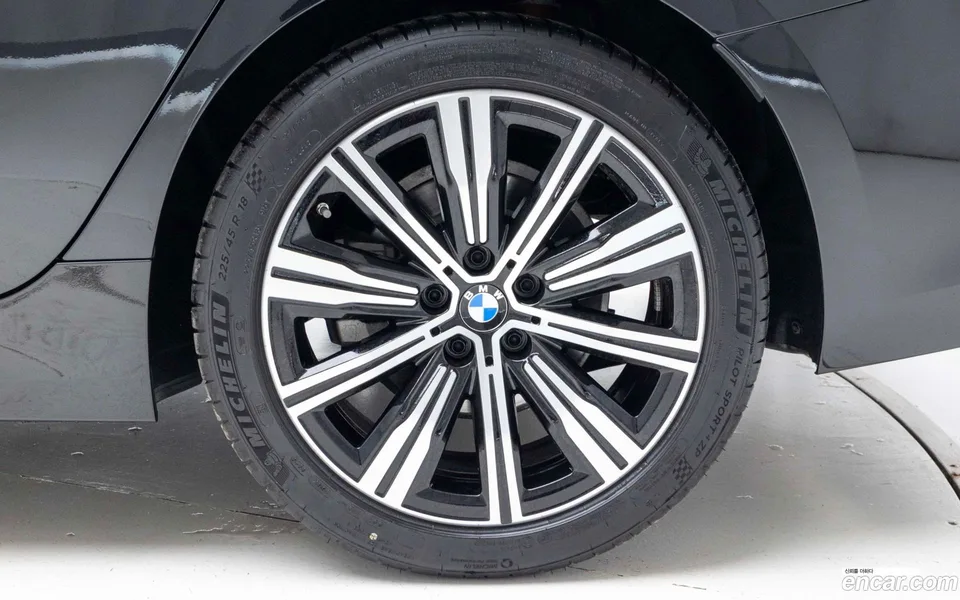 BMW 3 Series 320i 2025 — миниатюра 5