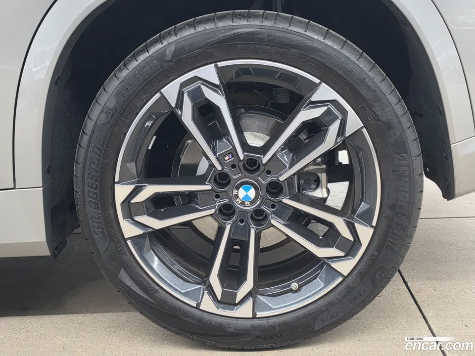 BMW X1 xDrive 20i M 2025 — миниатюра 2