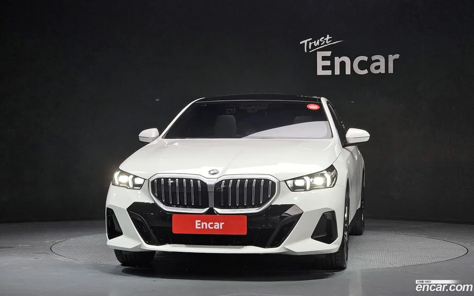 BMW 5 Series 520i M 2025 — миниатюра 3