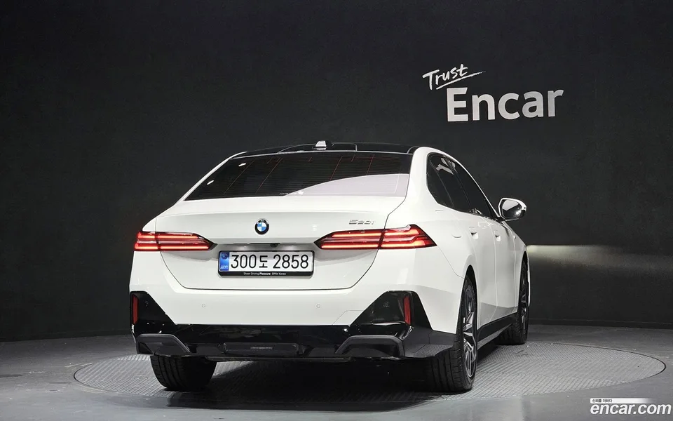 BMW 5 Series 520i M 2025 — миниатюра 4