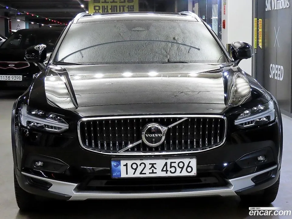 Volvo V90 Cross Country B5 AWD 2024 — миниатюра 3