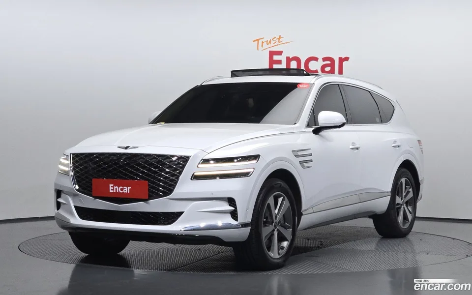 Genesis GV80 2.5T 2WD 2023 — фото 1, купить с доставкой в Москву
