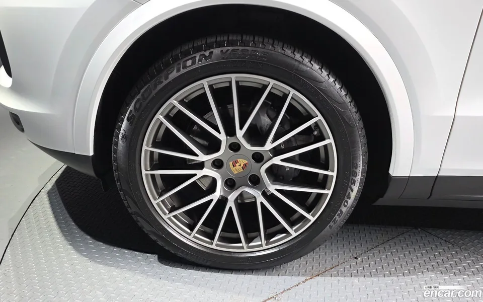Porsche Cayenne 3.0 2022 — миниатюра 2