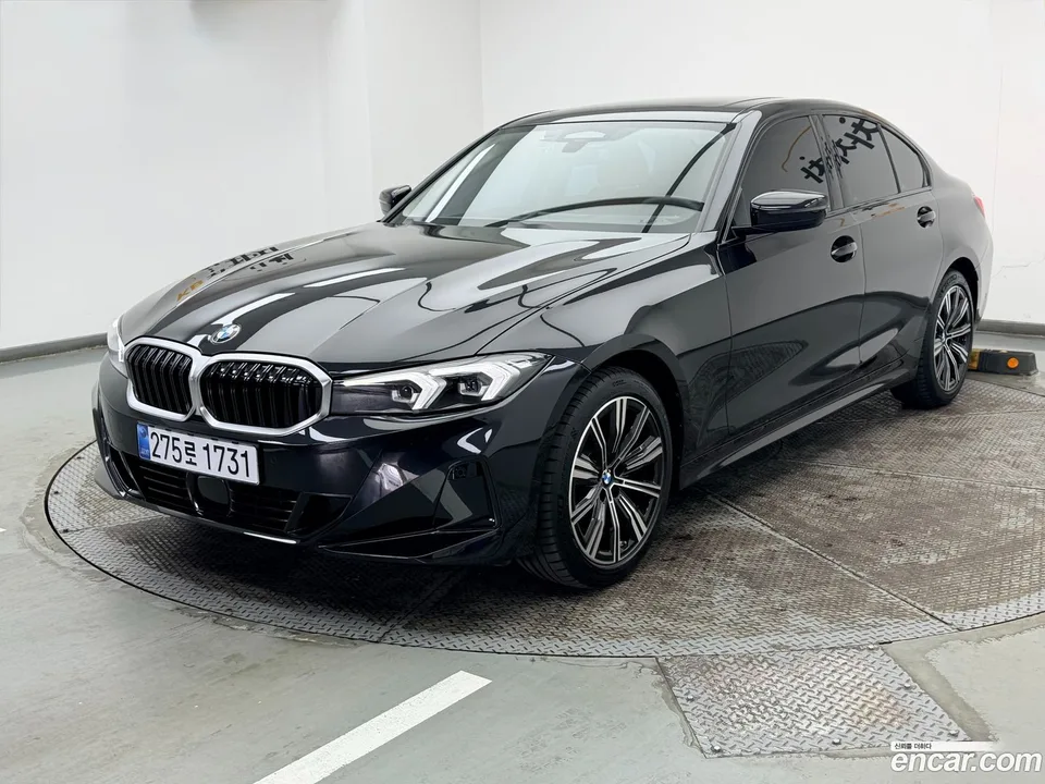 BMW 3 Series 320i 2025 — фото 1, купить с доставкой в Москву