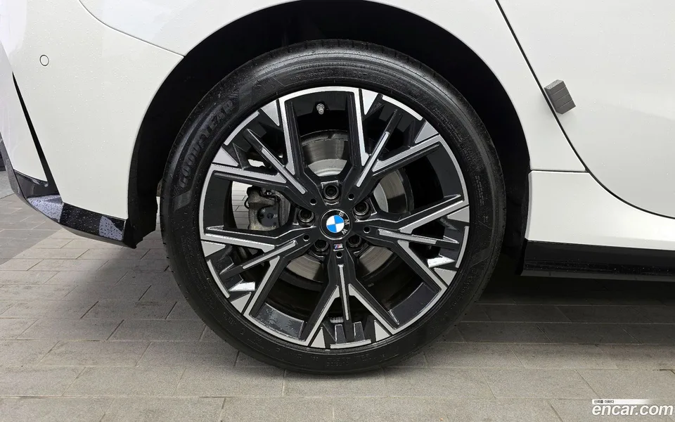 BMW 1 Series 120 M 2025 — миниатюра 2
