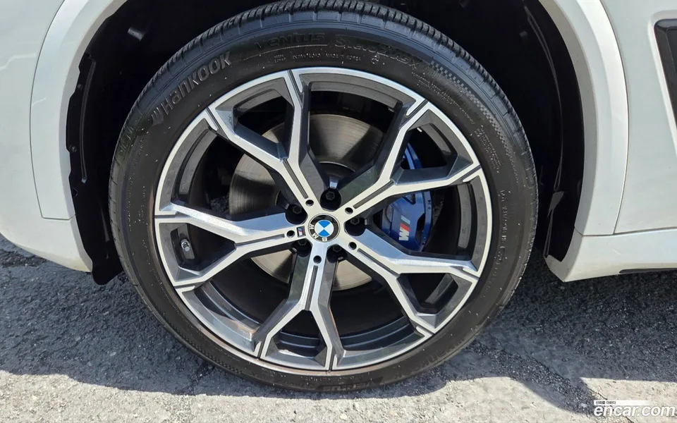 BMW X5 xDrive 40i M 2022 — миниатюра 2