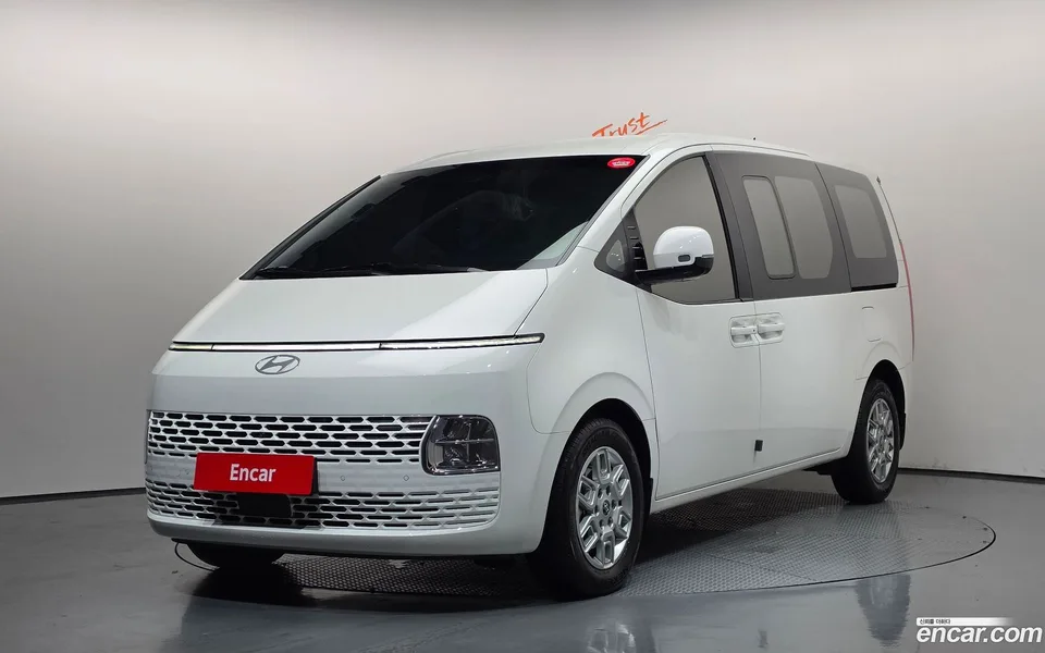 Hyundai Staria 2025