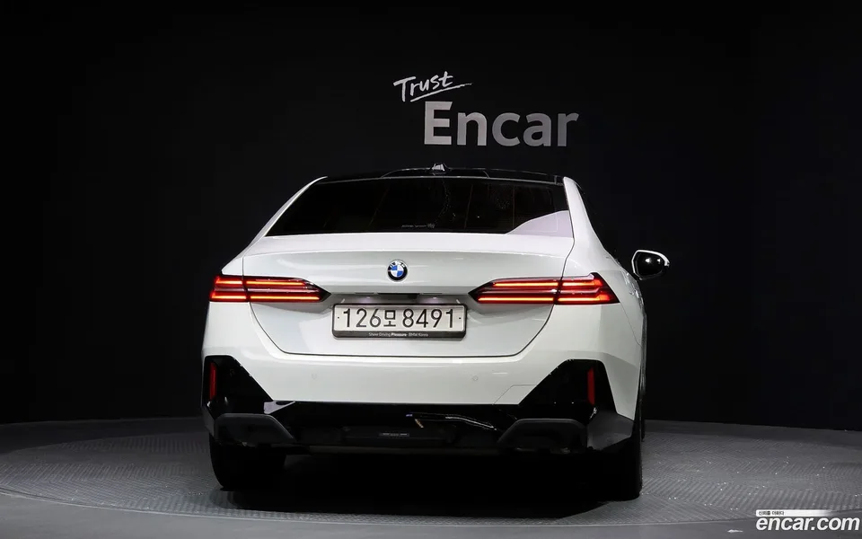 BMW 5 Series 520i M 2024 — миниатюра 4