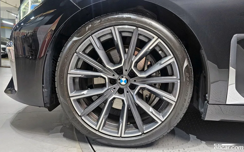 BMW 7 Series 740i M 2022 — миниатюра 2