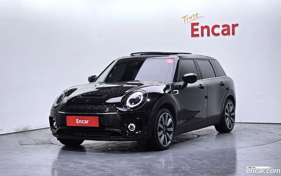 MINI Cooper S Clubman 2022 — фото 1, купить с доставкой в Москву
