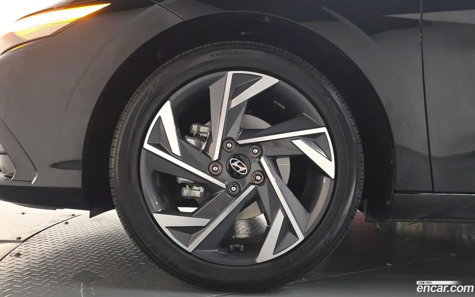 Hyundai Avante CN7 1.6 2025 — миниатюра 2