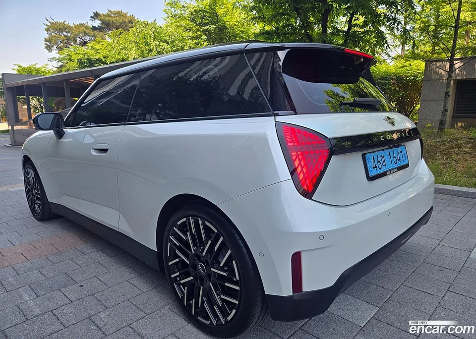 MINI Cooper Electric SE 2024 — миниатюра 4