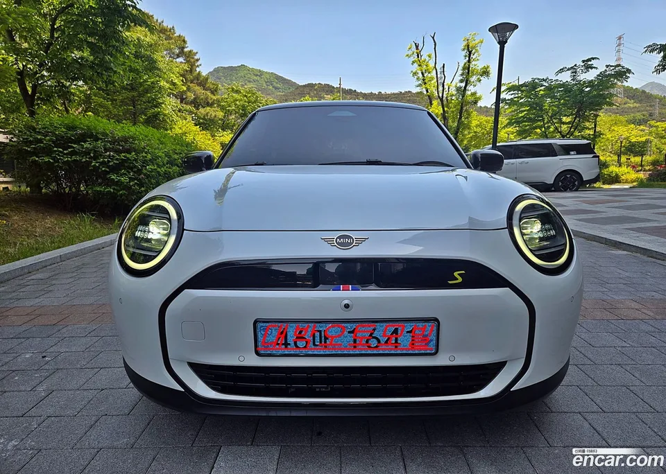 MINI Cooper Electric SE 2024 — фото 1, купить с доставкой в Москву