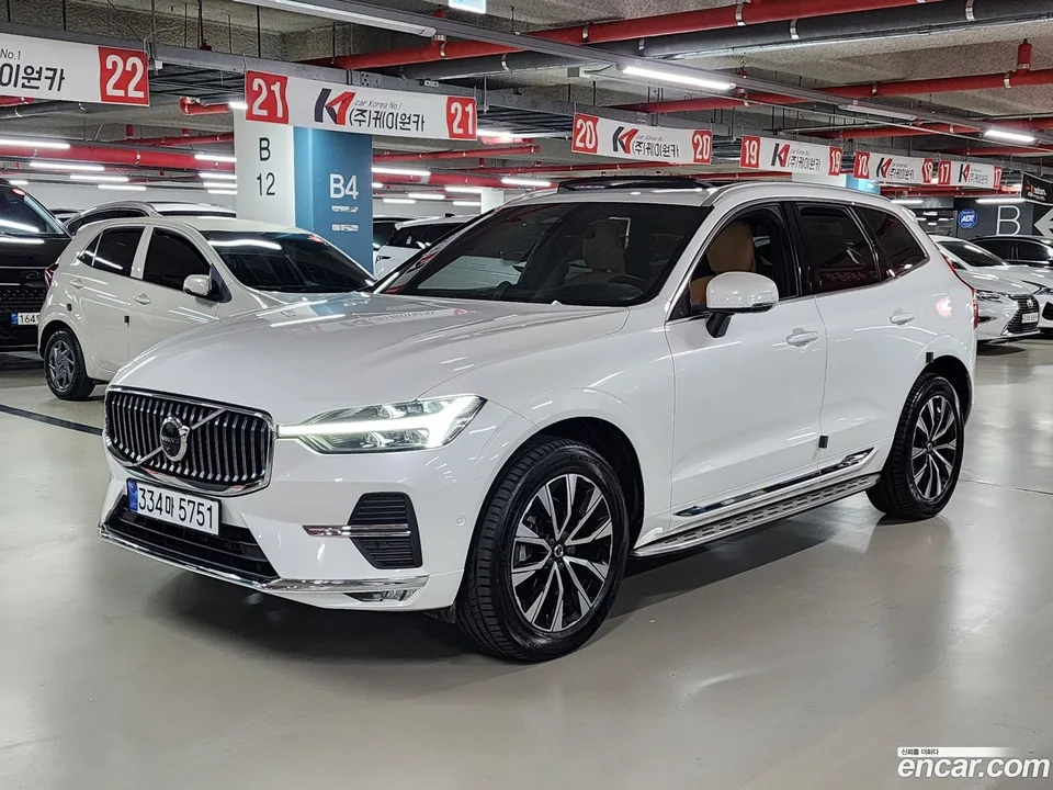 Volvo XC60 B5 2023 — фото 1, купить с доставкой в Москву