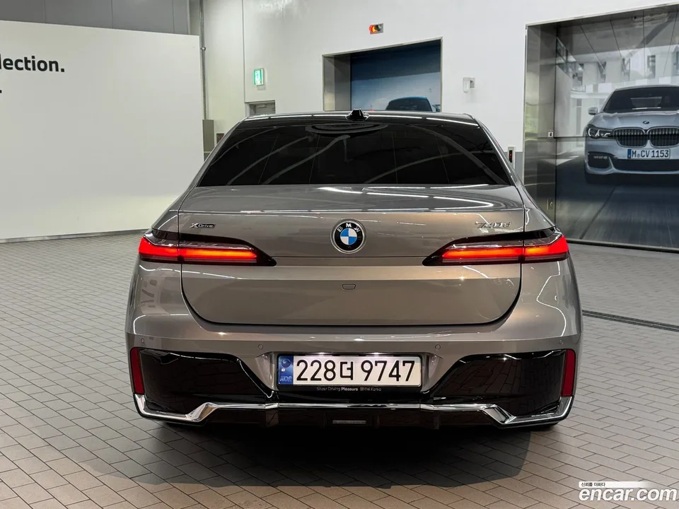 BMW 7 Series 740d xDrive M 2024 — миниатюра 4