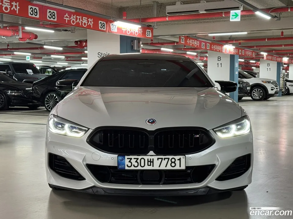 BMW 8 Series M850i xDrive 2022 — миниатюра 3