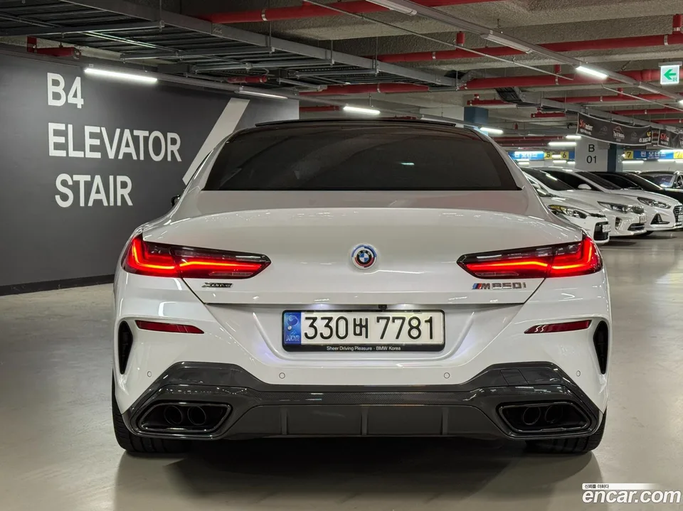BMW 8 Series M850i xDrive 2022 — миниатюра 4