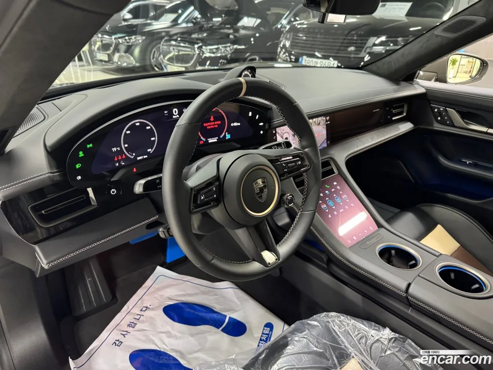 Porsche Taycan 2025 — миниатюра 4