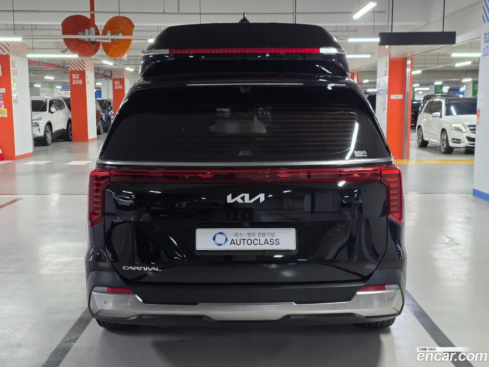 Kia Carnival 4 2024 — thumbnail 3