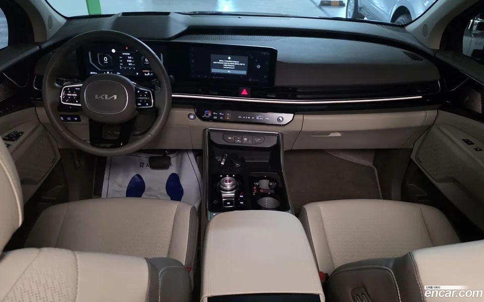 Kia Carnival 4 2024 — thumbnail 4