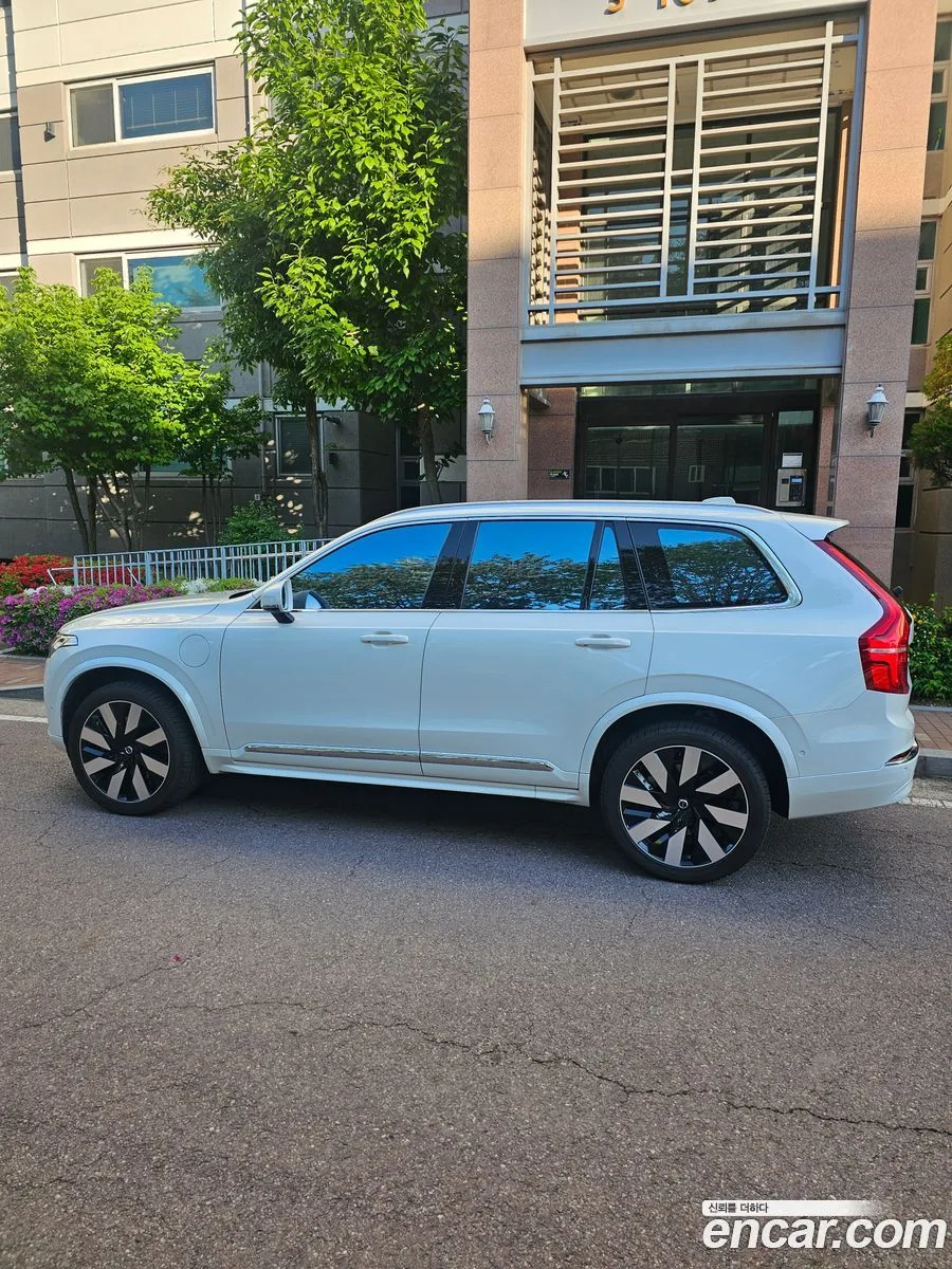 Volvo XC90 T8 2024 — миниатюра 4