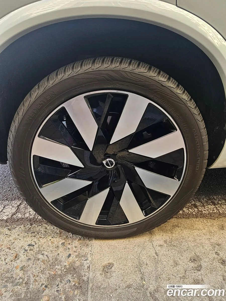 Volvo XC90 T8 2024 — миниатюра 5