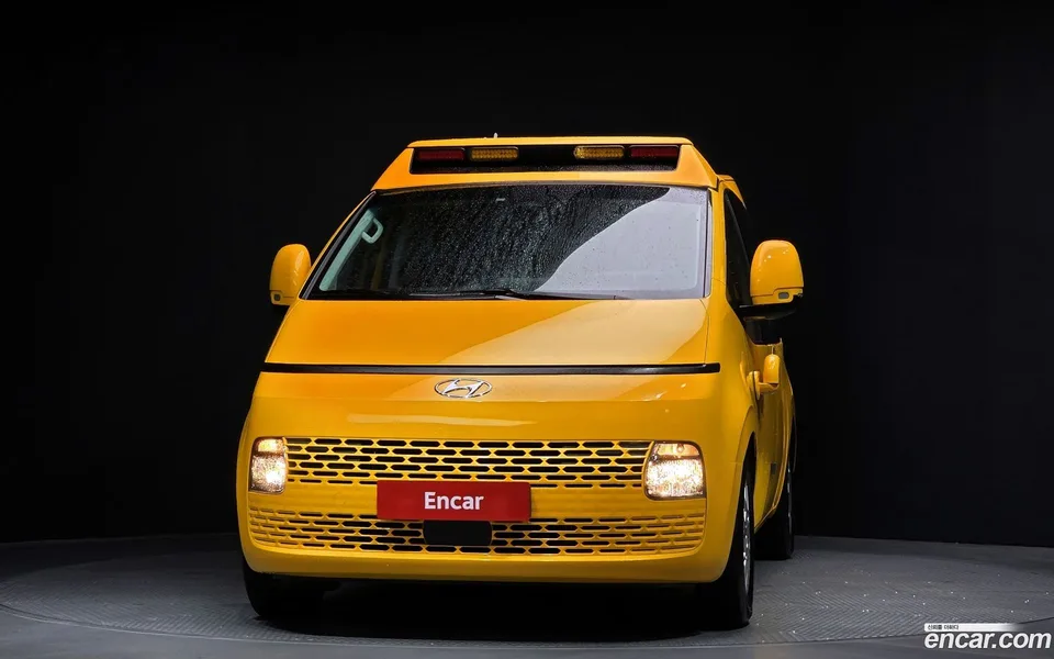 Hyundai Staria L3.5 2023 — миниатюра 3
