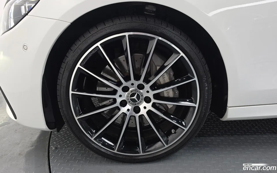 Mercedes-Benz E-Class E350 4MATIC AMG Line 2023 — миниатюра 2