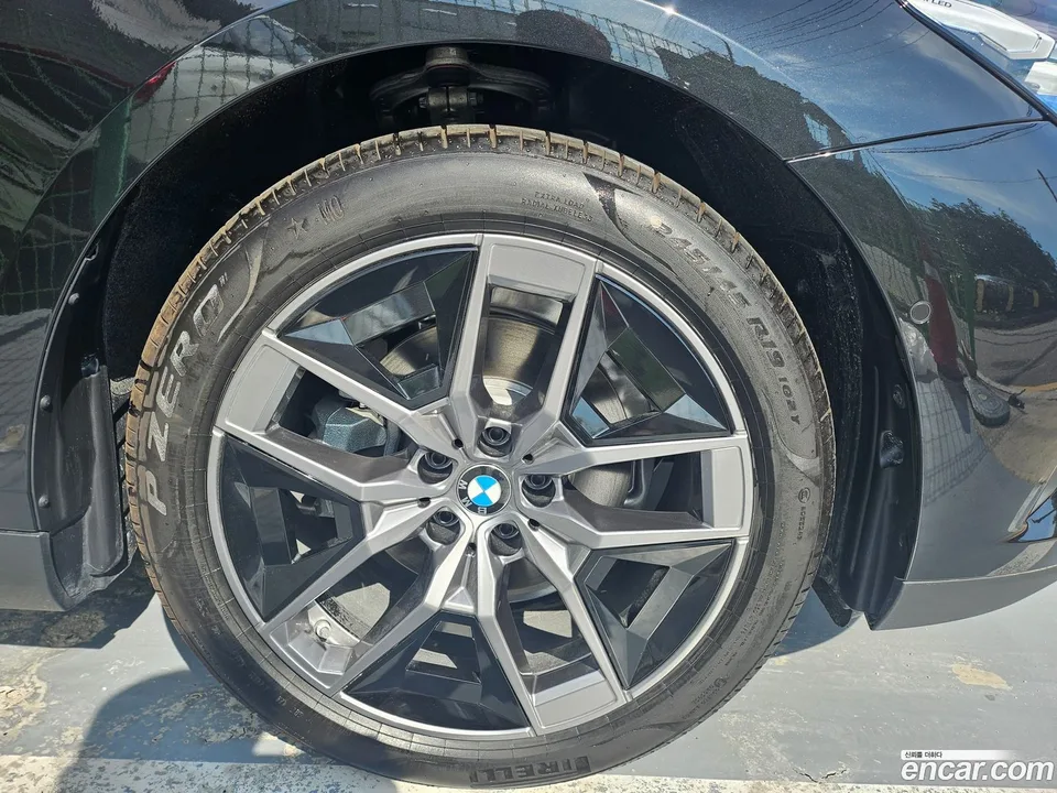 BMW 5 Series 520i 2025 — миниатюра 2