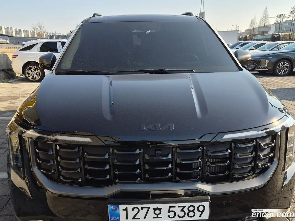 Kia Carnival HEV 9 X Line 2026 — фото 1, купить с доставкой в Москву