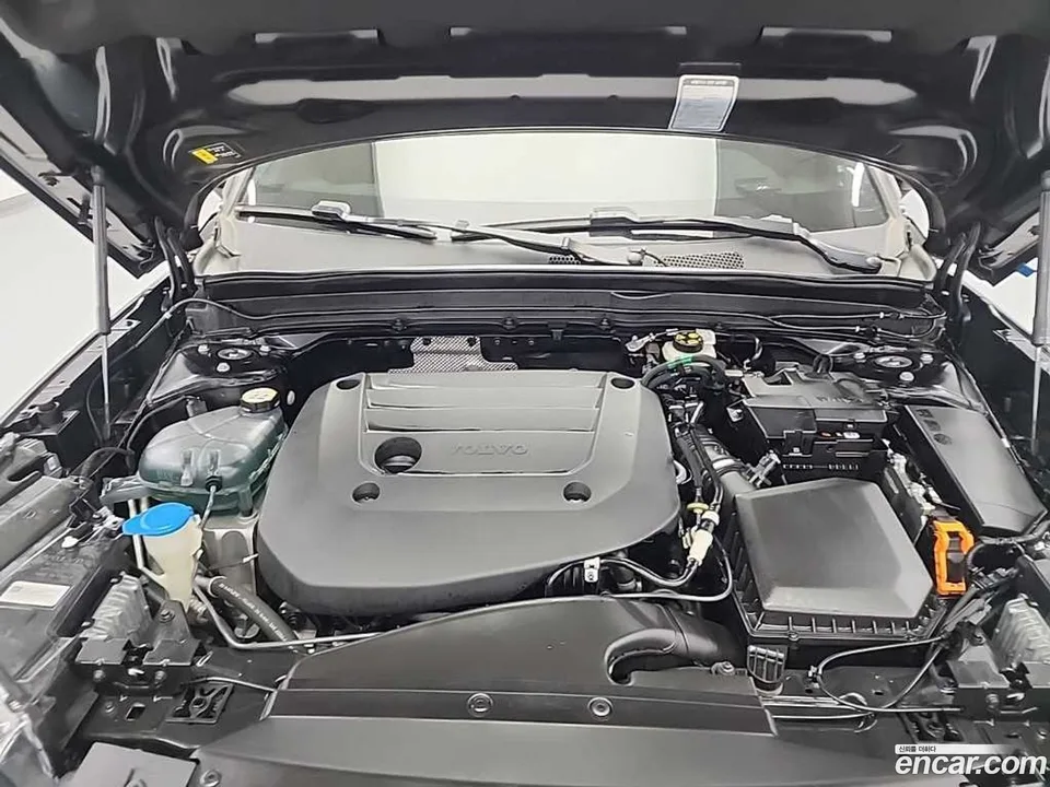 Volvo XC40 B4 2022 — миниатюра 5