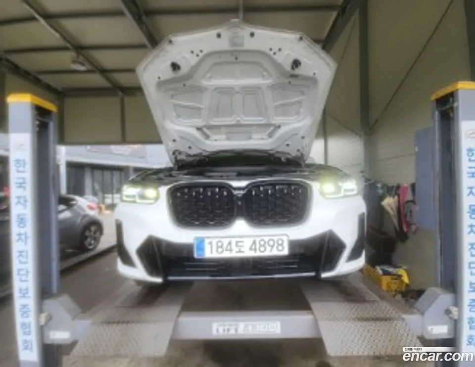 BMW X4 xDrive20i M 2023 — фото 1, купить с доставкой в Москву