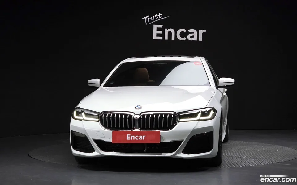 BMW 5 Series 520i M 2022 — миниатюра 3