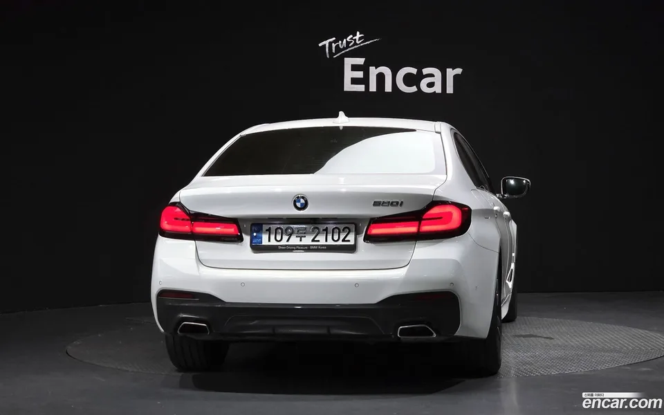 BMW 5 Series 520i M 2022 — миниатюра 4