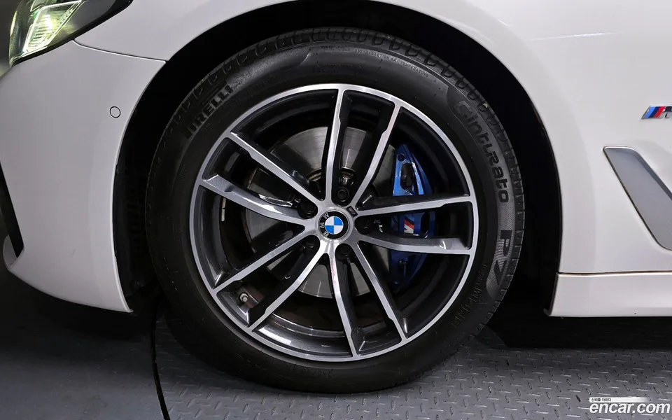 BMW 5 Series 520i M 2022 — миниатюра 5