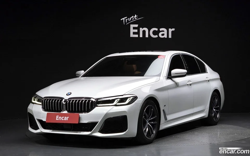 BMW 5 Series 520i M 2022 — фото 1, купить с доставкой в Москву