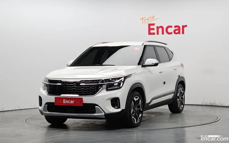 Kia Seltos 1.6 2WD 2024 — фото 1, купить с доставкой в Москву