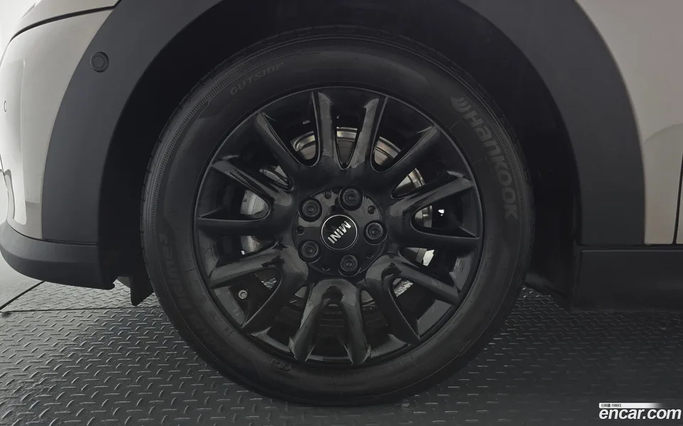 MINI Cooper 5 2024 — миниатюра 2