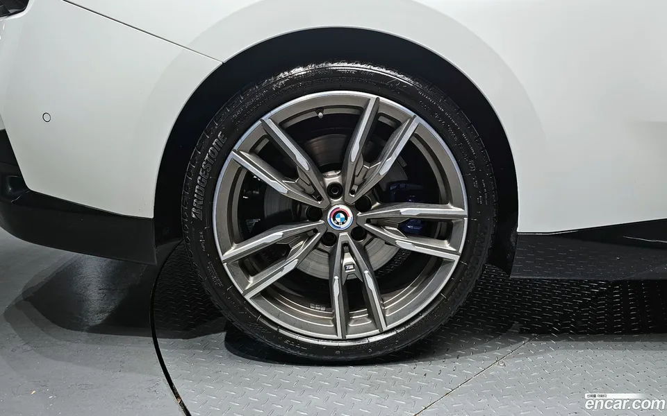 BMW 2 Series M240i xDrive 2023 — миниатюра 5
