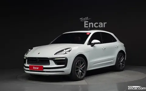Porsche Macan 2023 buy in Moscow