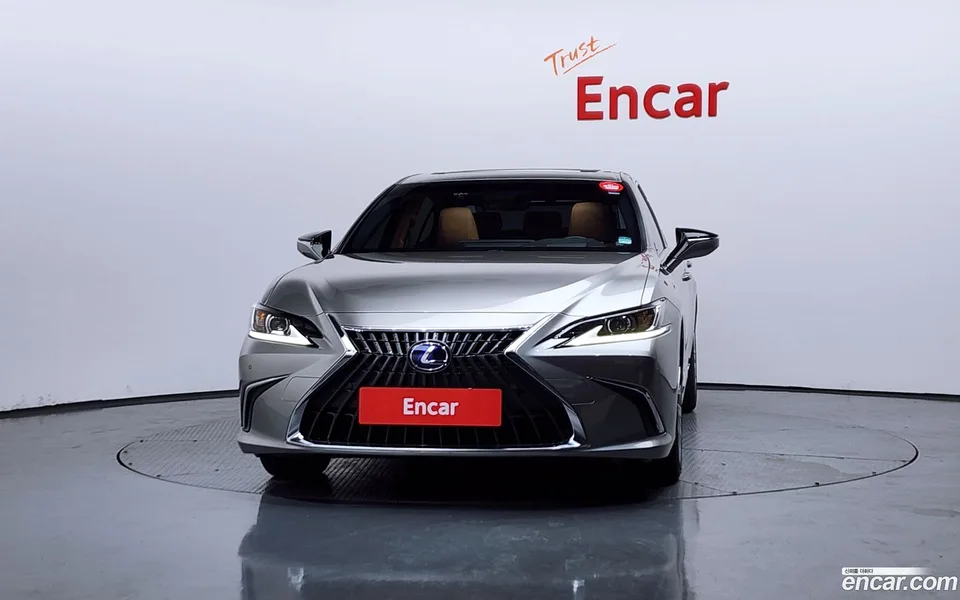 Lexus ES 300h 2022 — миниатюра 3
