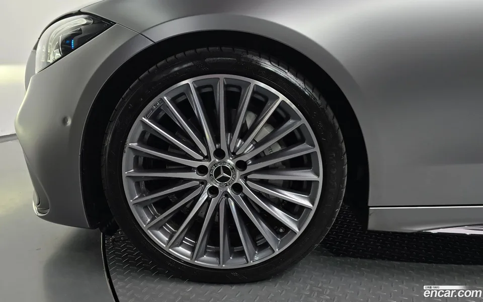 Mercedes-Benz C-Class C300 4MATIC AMG Line 2024 — миниатюра 5