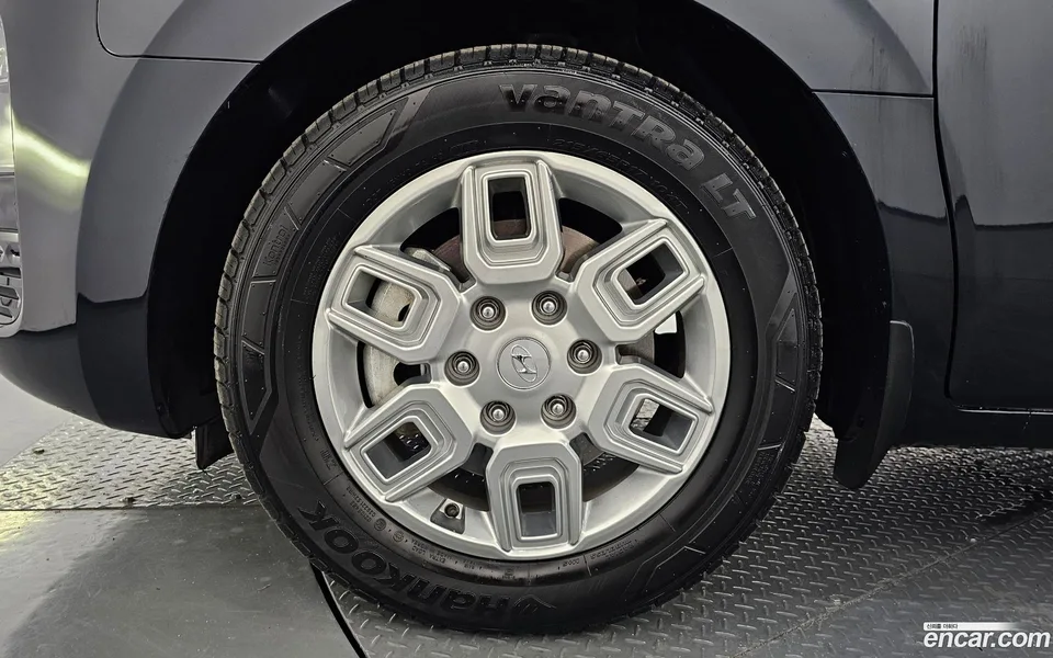 Hyundai Staria 5 2023 — миниатюра 2