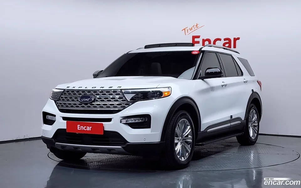 Ford Explorer 2.3 4WD 2022 — фото 1, купить с доставкой в Москву
