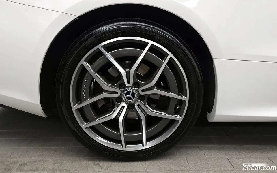 Mercedes-Benz E-Class E300d 4MATIC 2022 — миниатюра 2