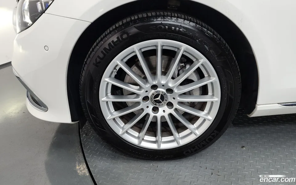 Mercedes-Benz E-Class E250 2023 — миниатюра 5