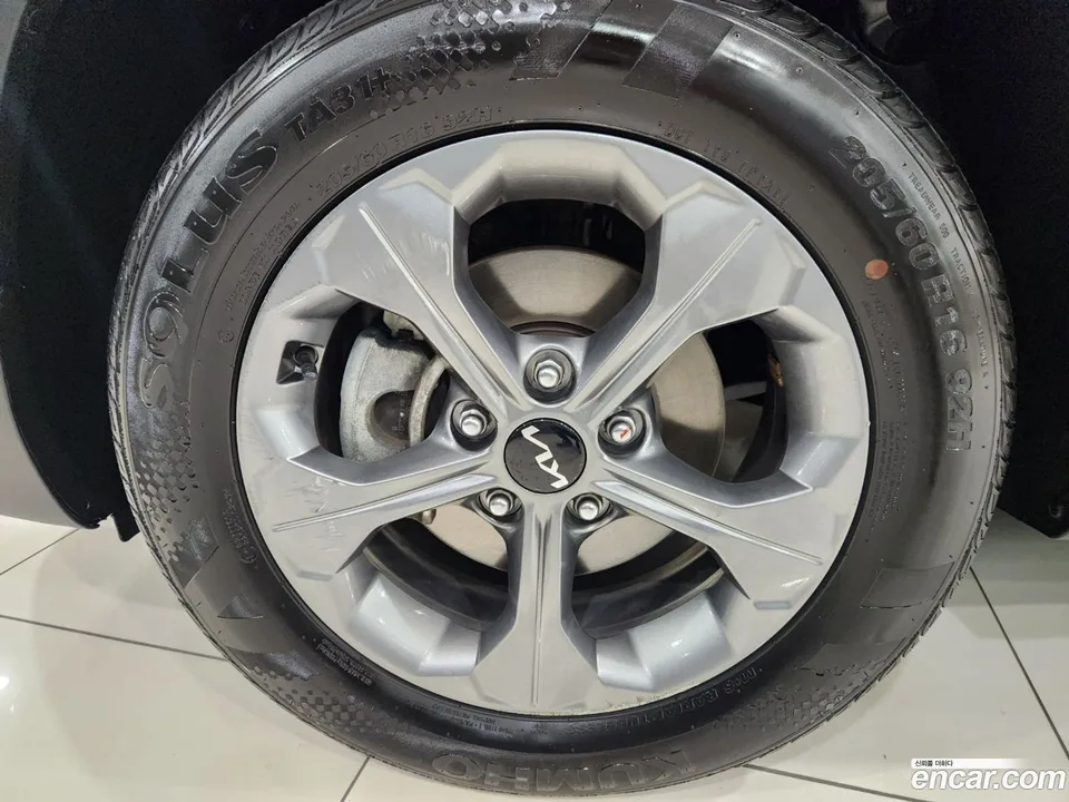 Kia Seltos 2.0 2WD 2023 — миниатюра 5